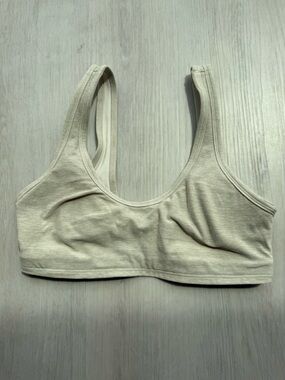ALO Yoga Oatmeal Heather Seamless Alosoft Racerback Sports Bra